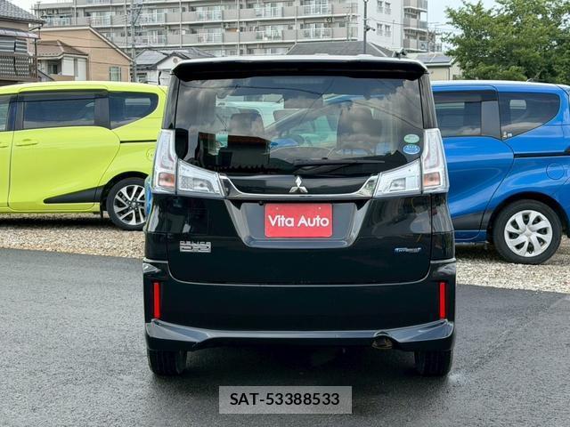 Mitsubishi DELICA 2018-03 8373792-4