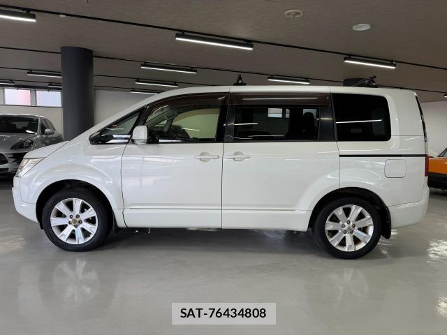 Mitsubishi DELICA 2013-07 8372703-10