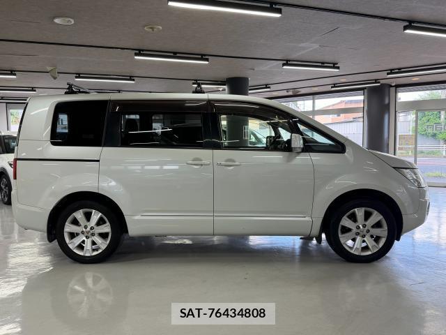 Mitsubishi DELICA 2013-07 8372703-3
