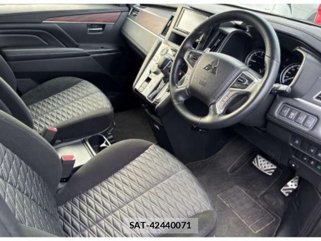 Mitsubishi DELICA 2024-10 8372842-2