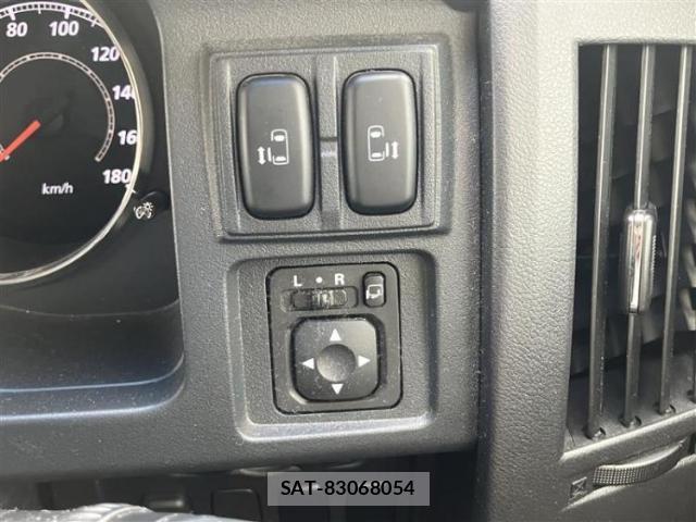 Mitsubishi DELICA 2016-02 8374090-16