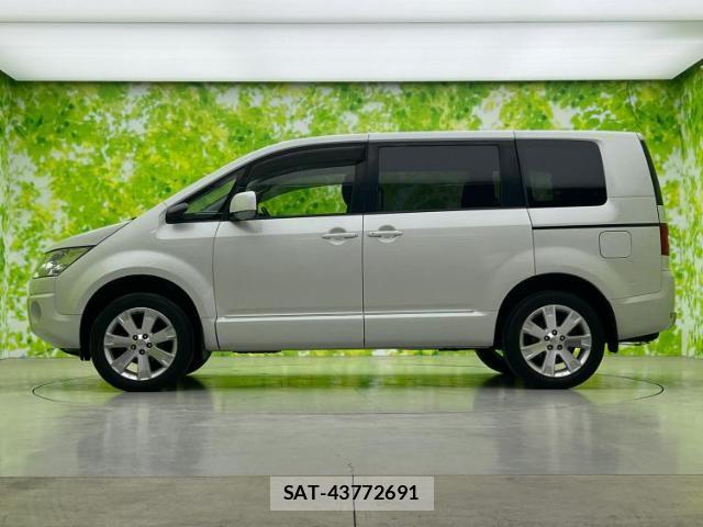 Mitsubishi DELICA 2017-06 8374133-1