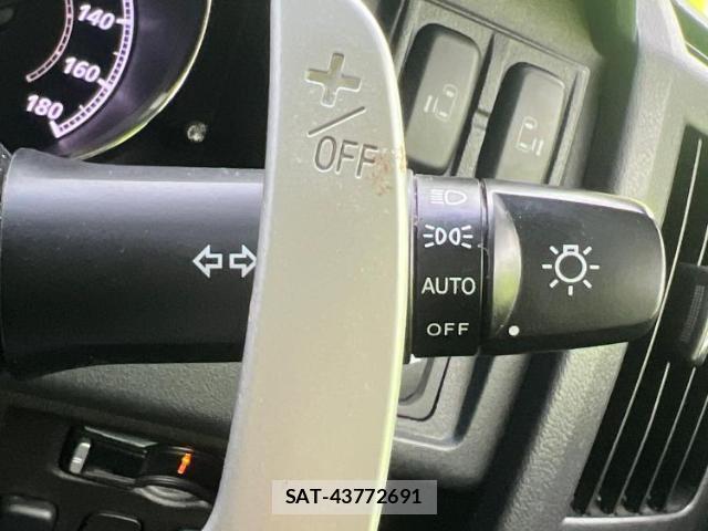 Mitsubishi DELICA 2017-06 8374133-14
