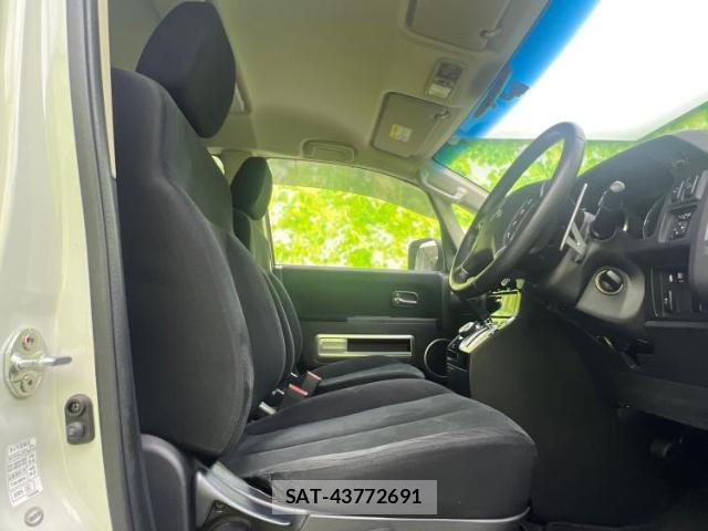 Mitsubishi DELICA 2017-06 8374133-3