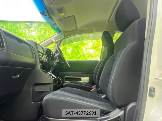 Mitsubishi DELICA 2017-06 8374133-6