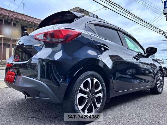 Mazda DEMIO 2015-07 8373233-17
