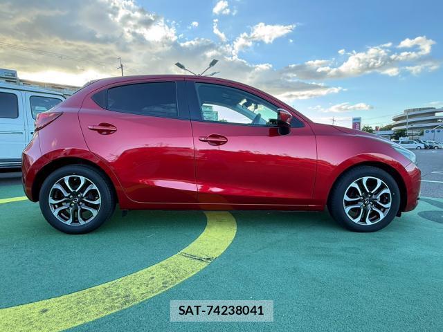 Mazda DEMIO 2015-08 8373681-2