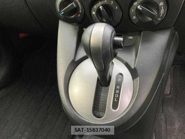 Mazda DEMIO 2014-03 8374083-15