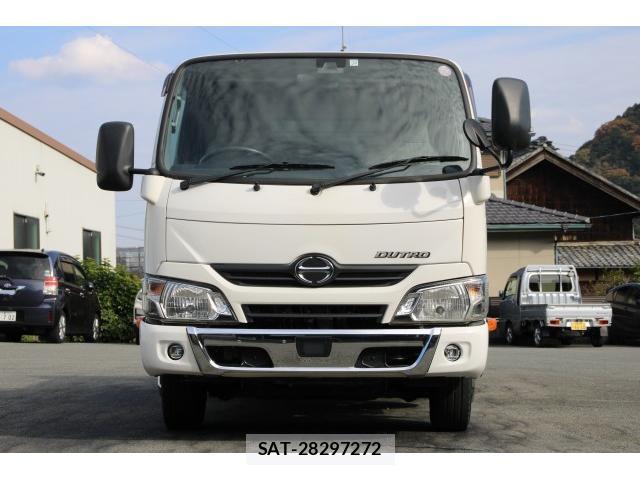 Hino DUTRO 2017-12 8373174-1