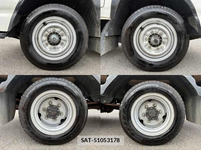 Isuzu ELF TRUCK 2017-05 8373903-10