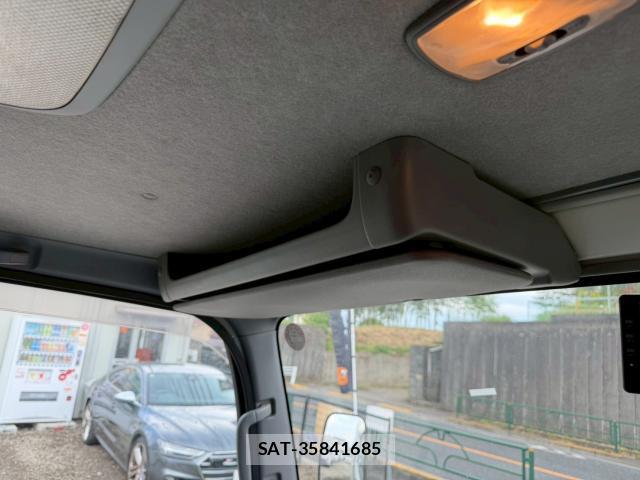 Isuzu ELF TRUCK 2019-03 8373975-11