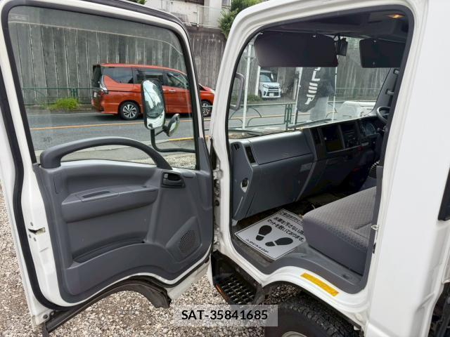 Isuzu ELF TRUCK 2019-03 8373975-6