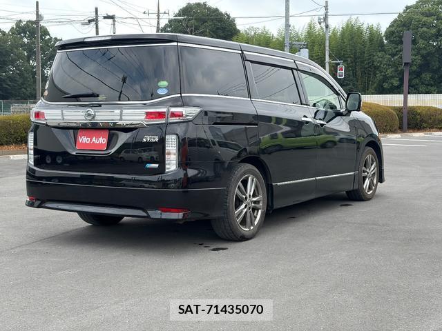Nissan ELGRAND 2013-02 8372774-12