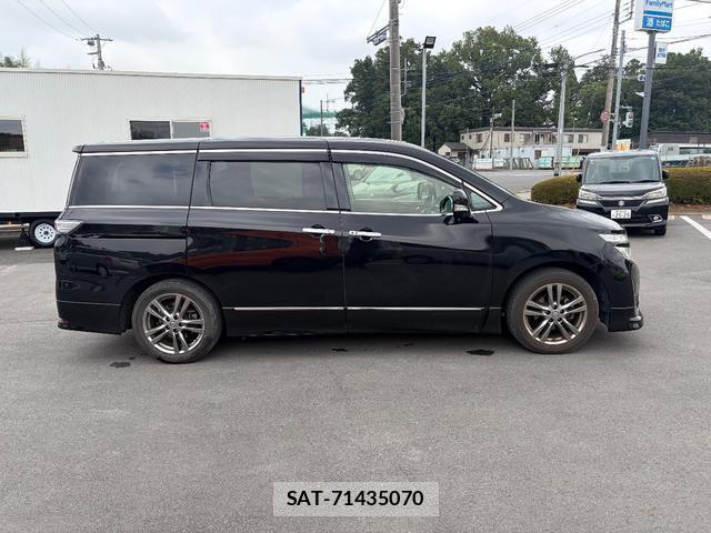 Nissan ELGRAND 2013-02 8372774-17