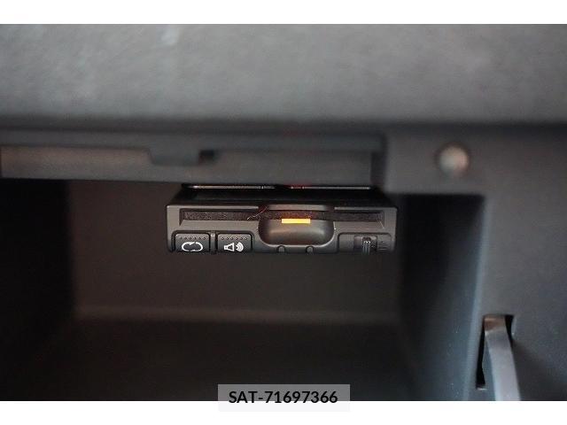 Nissan ELGRAND 2018-02 8373816-14