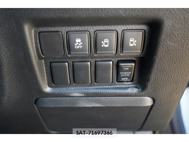 Nissan ELGRAND 2018-02 8373816-8