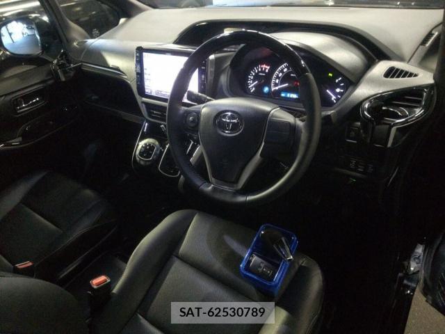 Toyota ESQUIRE 2019-08 8372521-2
