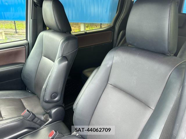 Toyota ESQUIRE 2017-07 8373269-13