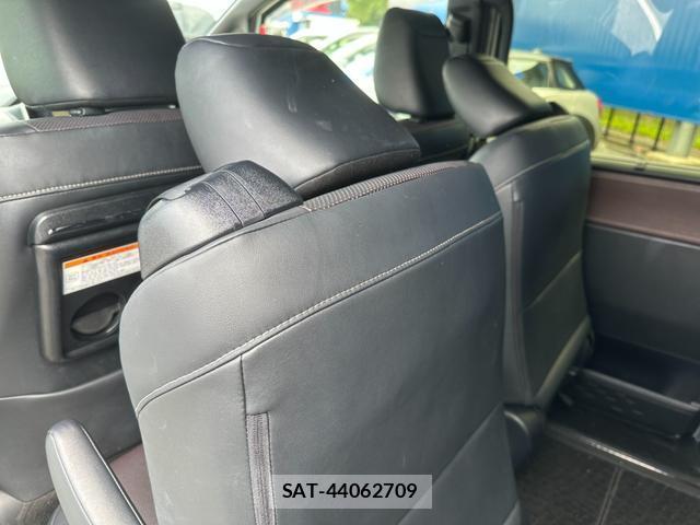 Toyota ESQUIRE 2017-07 8373269-15