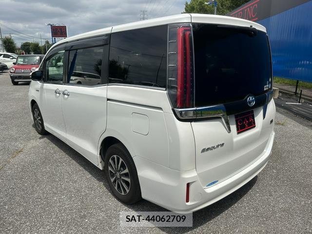 Toyota ESQUIRE 2017-07 8373269-4