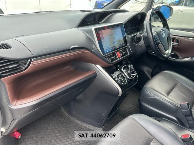 Toyota ESQUIRE 2017-07 8373269-7