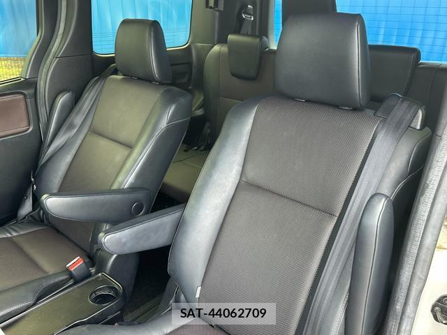 Toyota ESQUIRE 2017-07 8373269-8