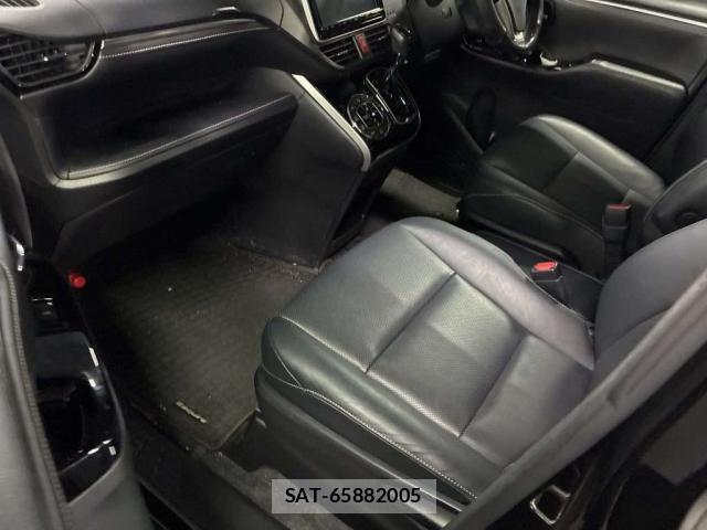 Toyota ESQUIRE 2017-12 8373863-4