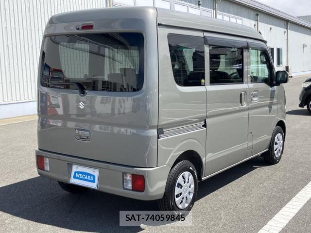 Suzuki EVERY 2025-04 8372488-2