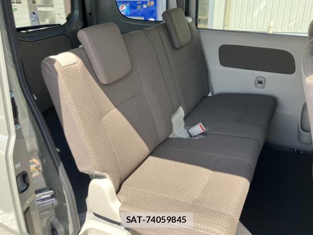 Suzuki EVERY 2025-04 8372488-4