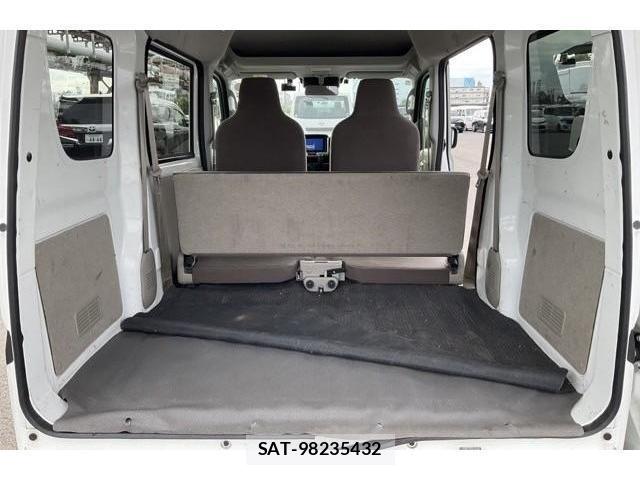 Suzuki EVERY 2023-07 8372808-5