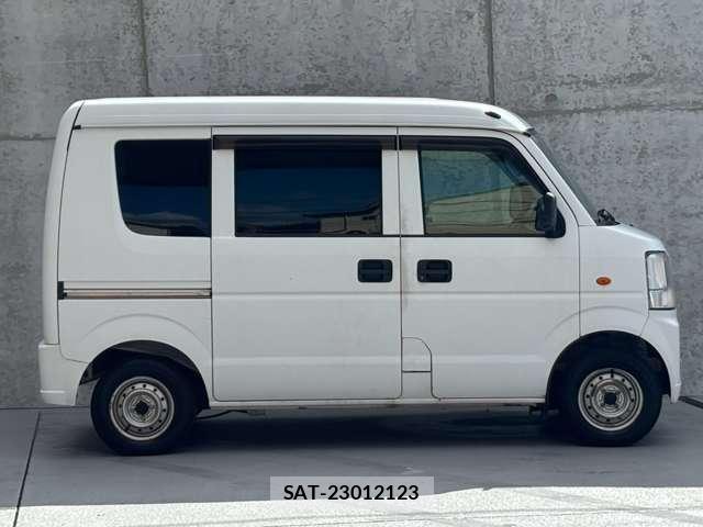 Suzuki EVERY 2015-01 8373808-1