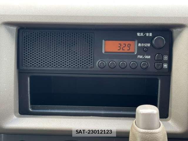 Suzuki EVERY 2015-01 8373808-10
