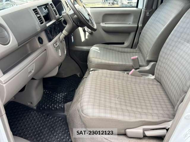 Suzuki EVERY 2015-01 8373808-6