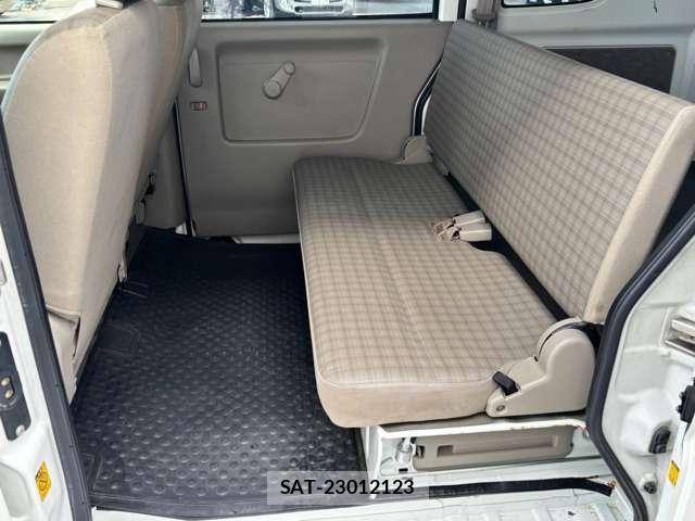 Suzuki EVERY 2015-01 8373808-8