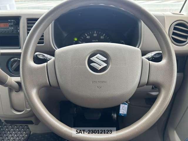 Suzuki EVERY 2015-01 8373808-9