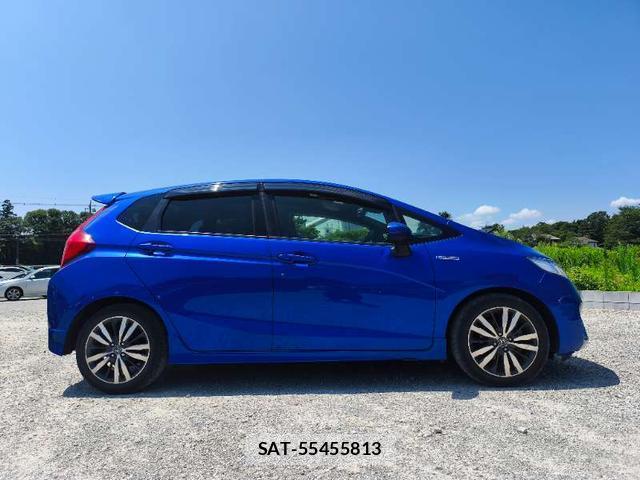 Honda FIT HYBRID 2014-04 8372772-16