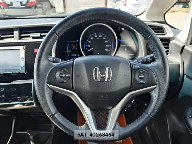 Honda FIT HYBRID 2015-08 8372782-18