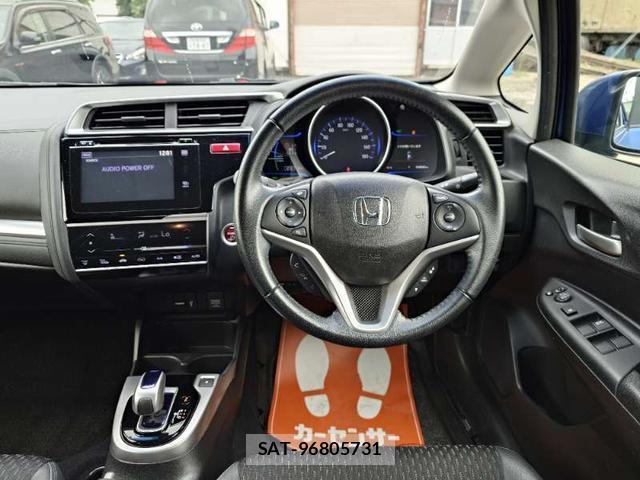 Honda FIT HYBRID 2015-06 8372802-18