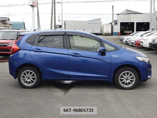 Honda FIT HYBRID 2015-06 8372802-2