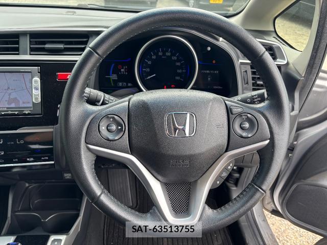 Honda FIT HYBRID 2015-06 8373491-17
