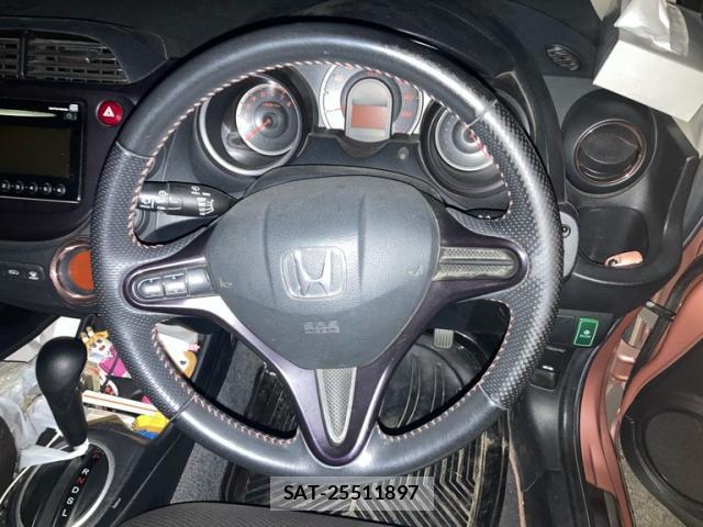 Honda FIT 2012-09 8372968-6