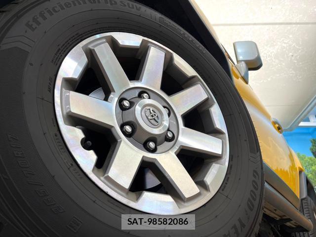 Toyota FJ CRUISER 2015-02 8373120-12