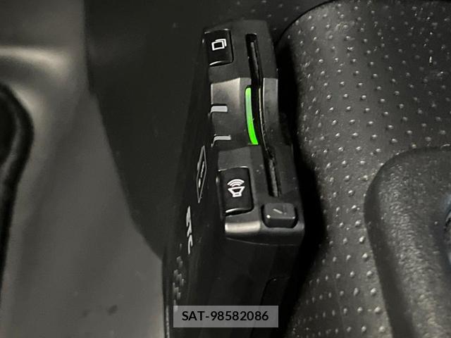 Toyota FJ CRUISER 2015-02 8373120-6