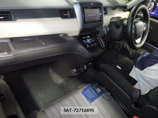 Honda FREED 2017-06 8372890-2