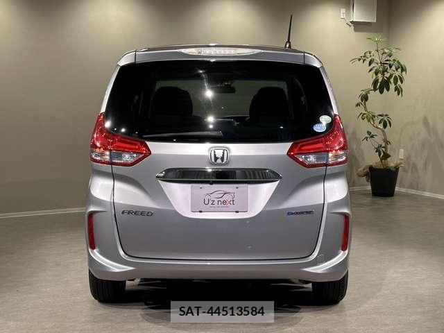 Honda FREED 2018-03 8373943-1
