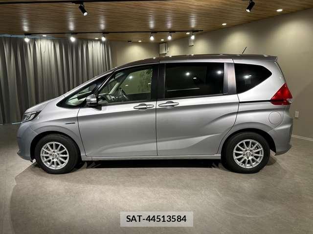 Honda FREED 2018-03 8373943-11