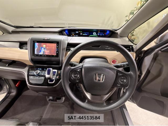 Honda FREED 2018-03 8373943-18