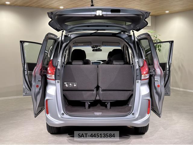 Honda FREED 2018-03 8373943-19