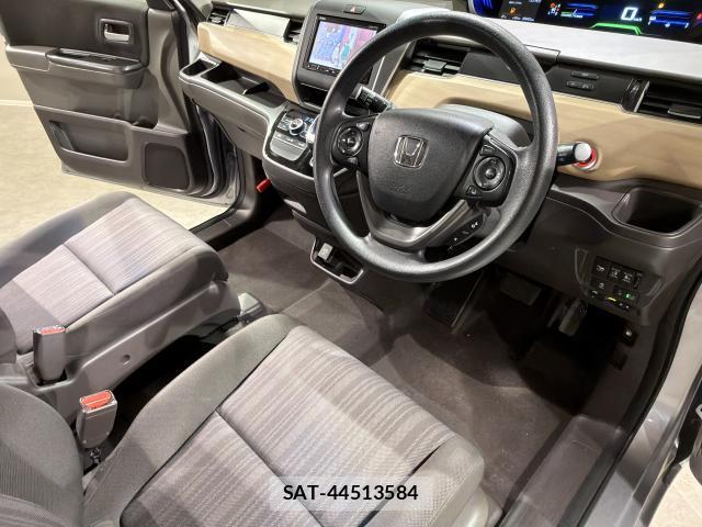 Honda FREED 2018-03 8373943-5