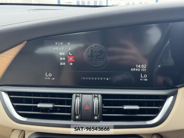 ALFA ROMEO Giulia 2018-07 8373811-10